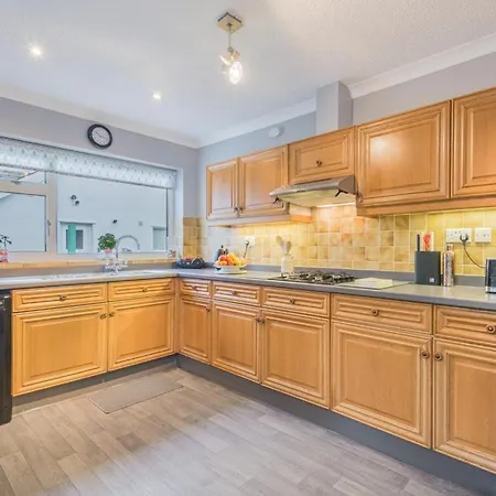 بيت للعطل 2 Bed In Sz071 بورتنسكيل