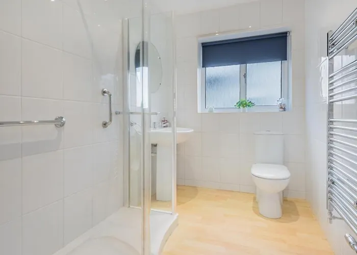 بيت للعطل 2 Bed In Sz071 *